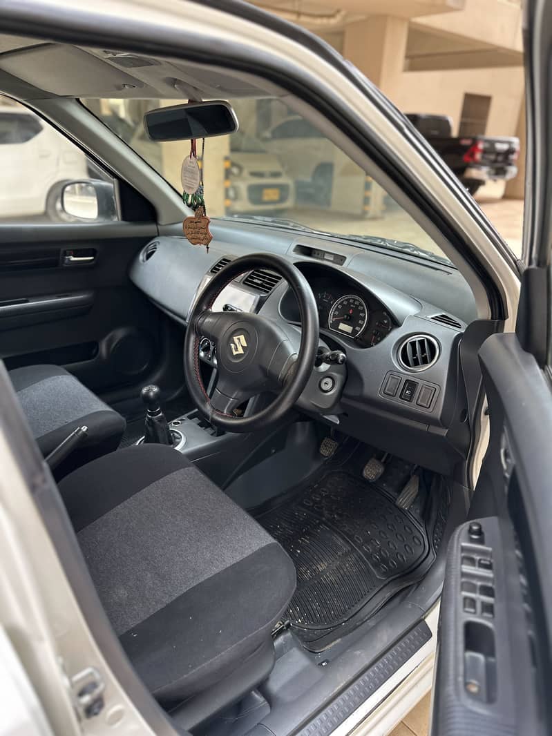Suzuki Swift 2016 dlx M/T 6