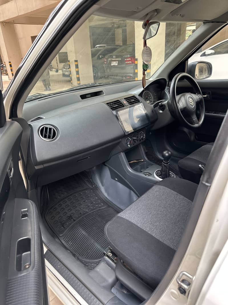 Suzuki Swift 2016 dlx M/T 8