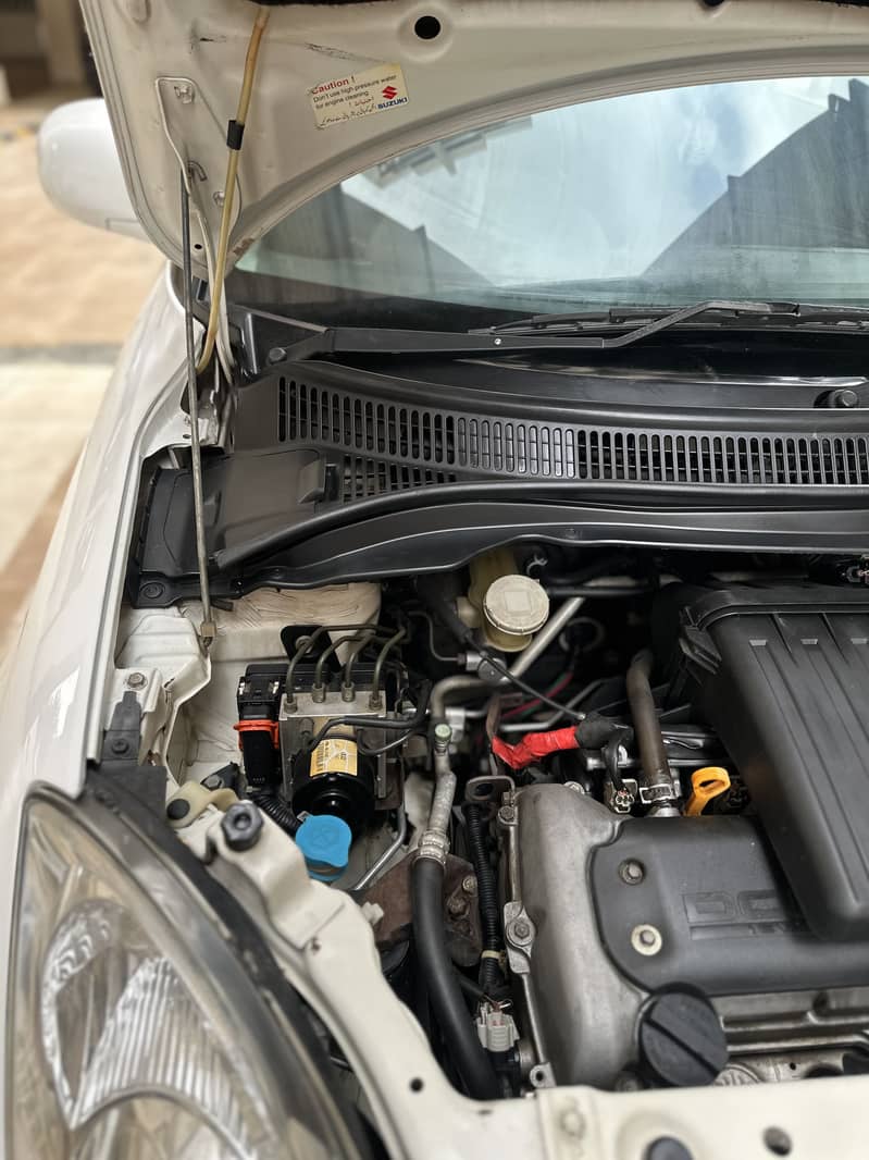 Suzuki Swift 2016 dlx M/T 10