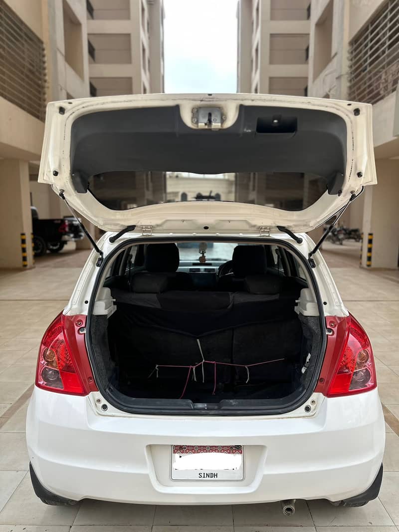 Suzuki Swift 2016 dlx M/T 13