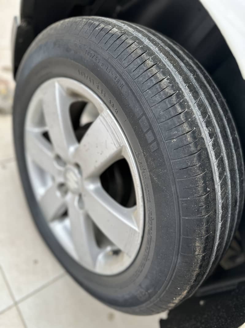Suzuki Swift 2016 dlx M/T 14