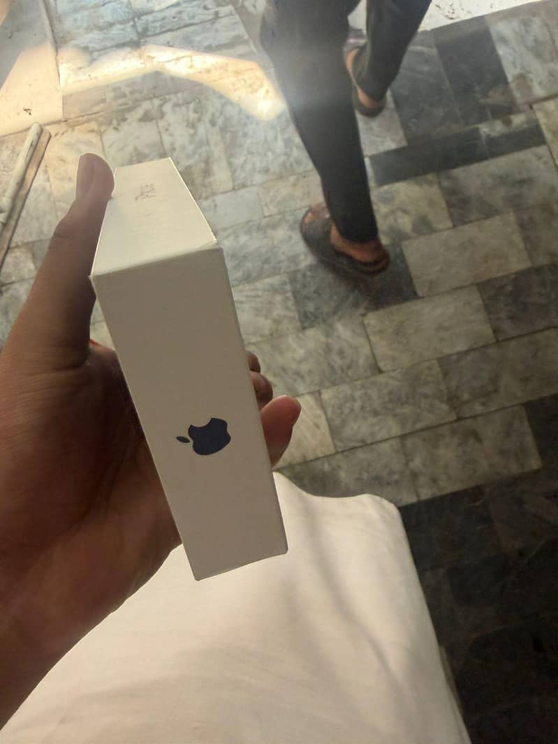 Apple iPhone 17 Pro Max 4