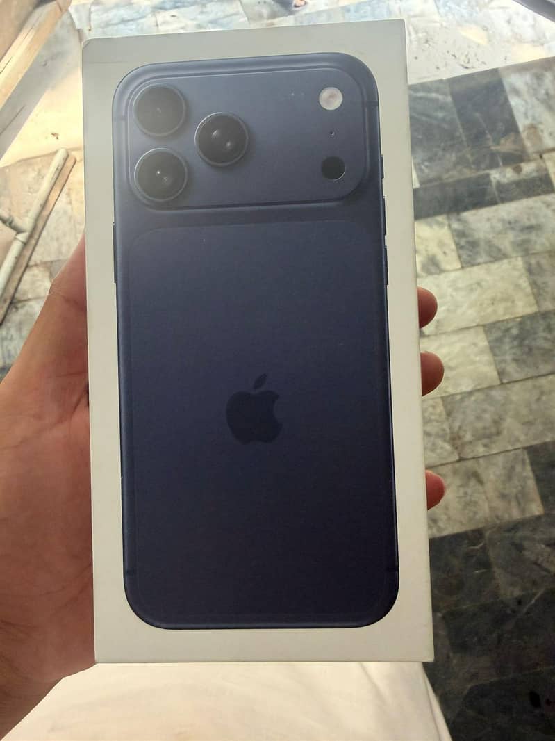 Apple iPhone 17 Pro Max 6