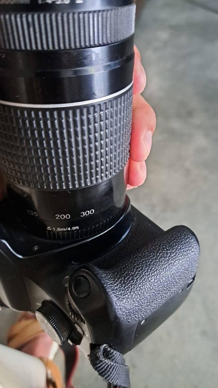 Canon 1200D 4