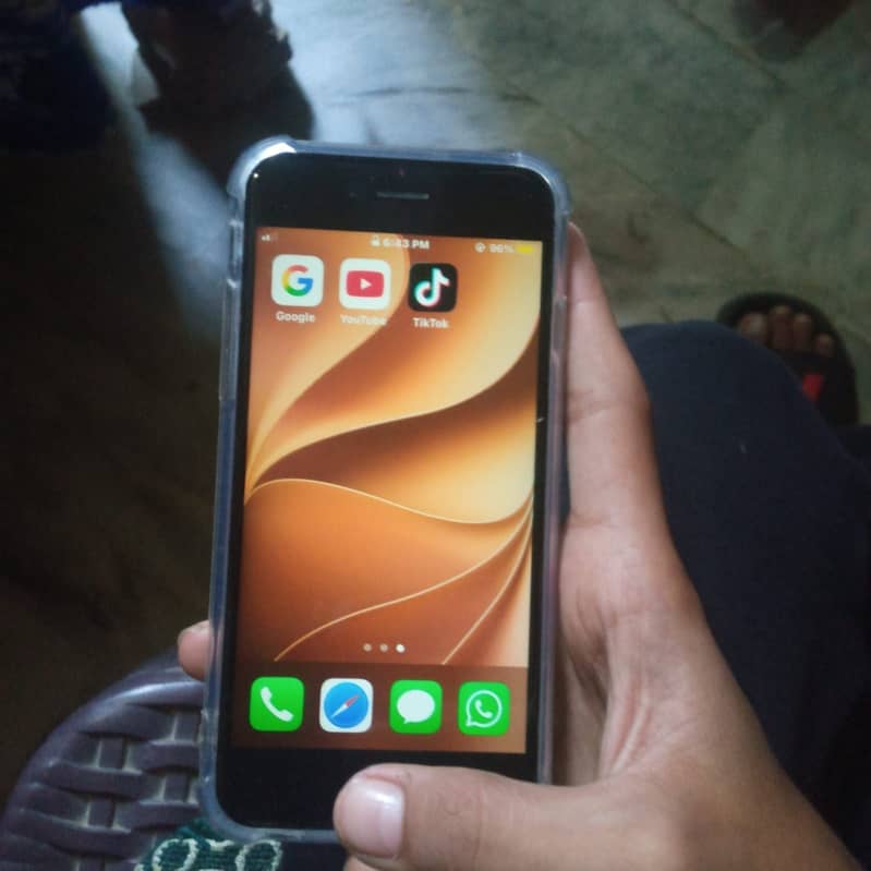 Apple iPhone 6S 1