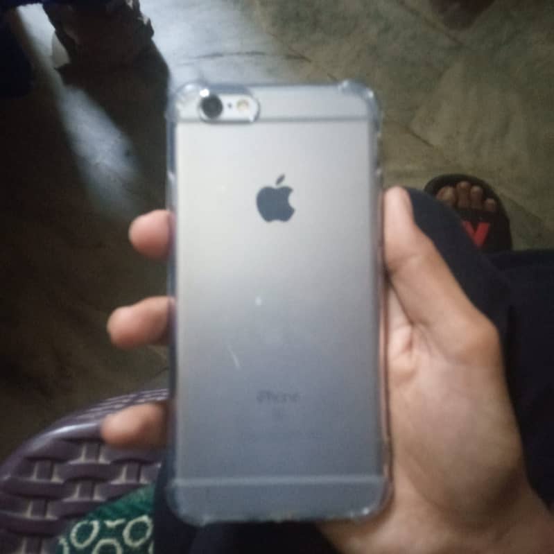 Apple iPhone 6S 4