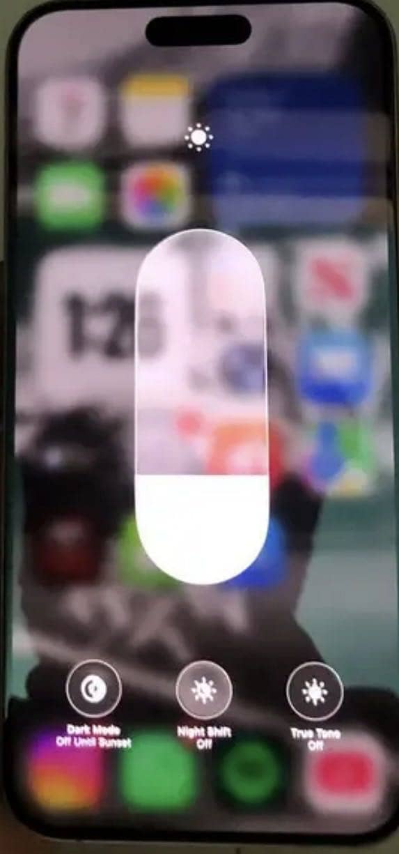 Apple iPhone 15 Pro Max 4