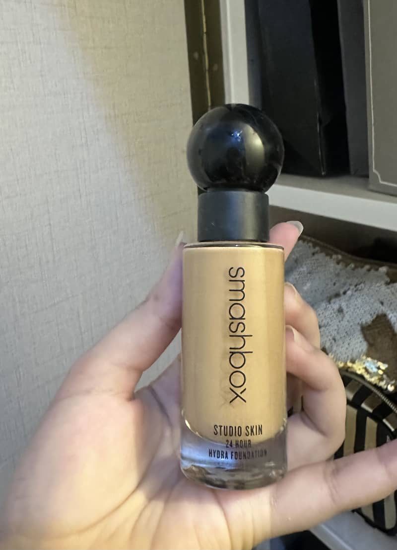 Smashbox foundation 1