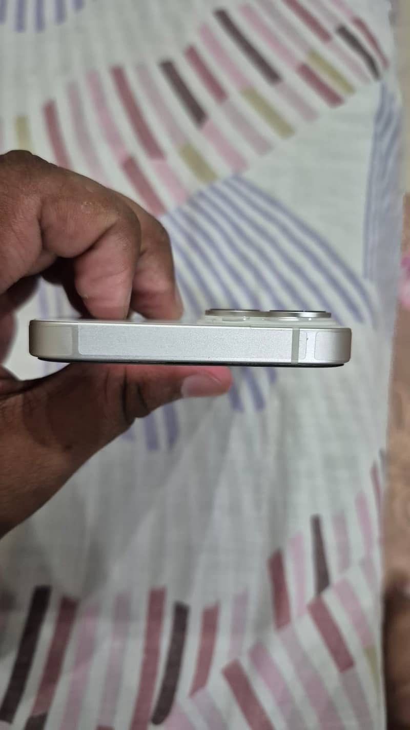 Apple iPhone 14 jv 1