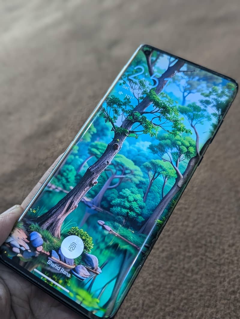 Motorola Edge Plus 0