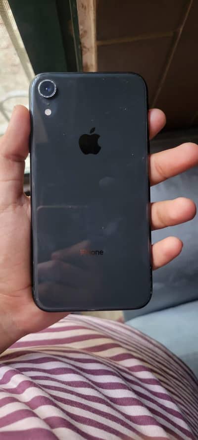 Apple iPhone XS and iphone xr