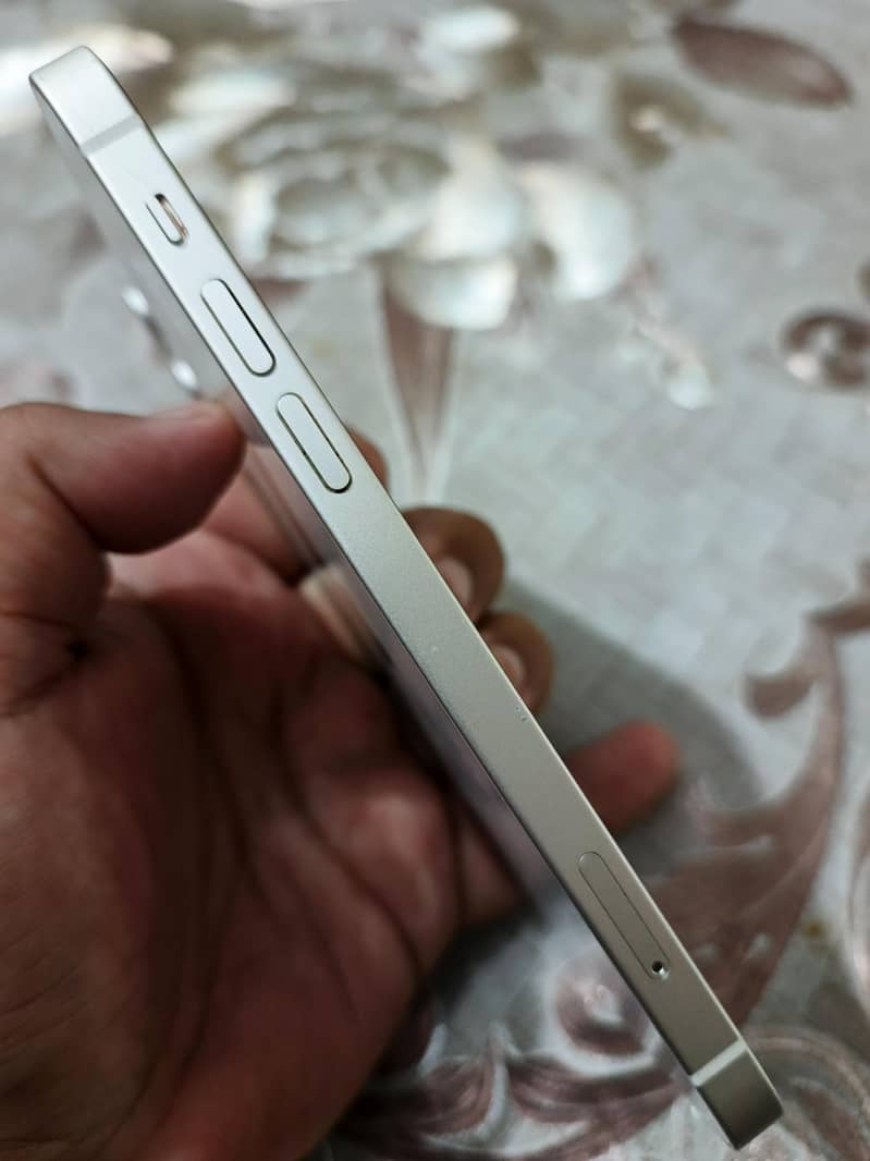 Apple iPhone 12 2