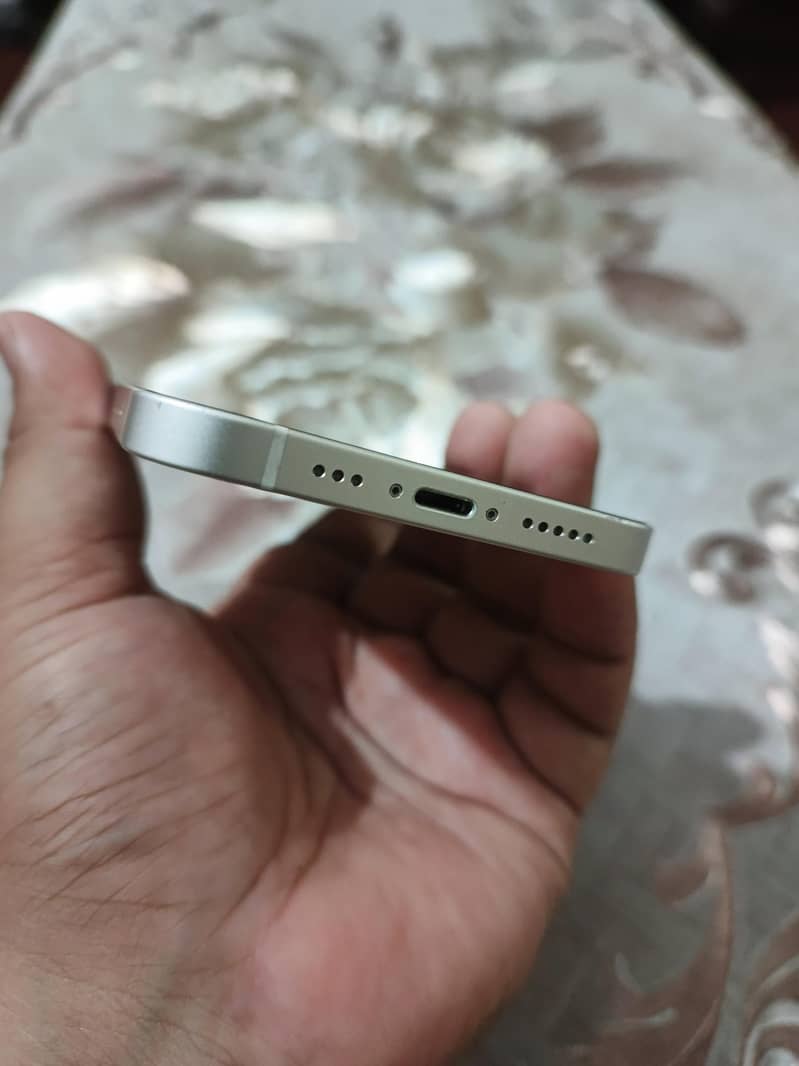 Apple iPhone 12 3