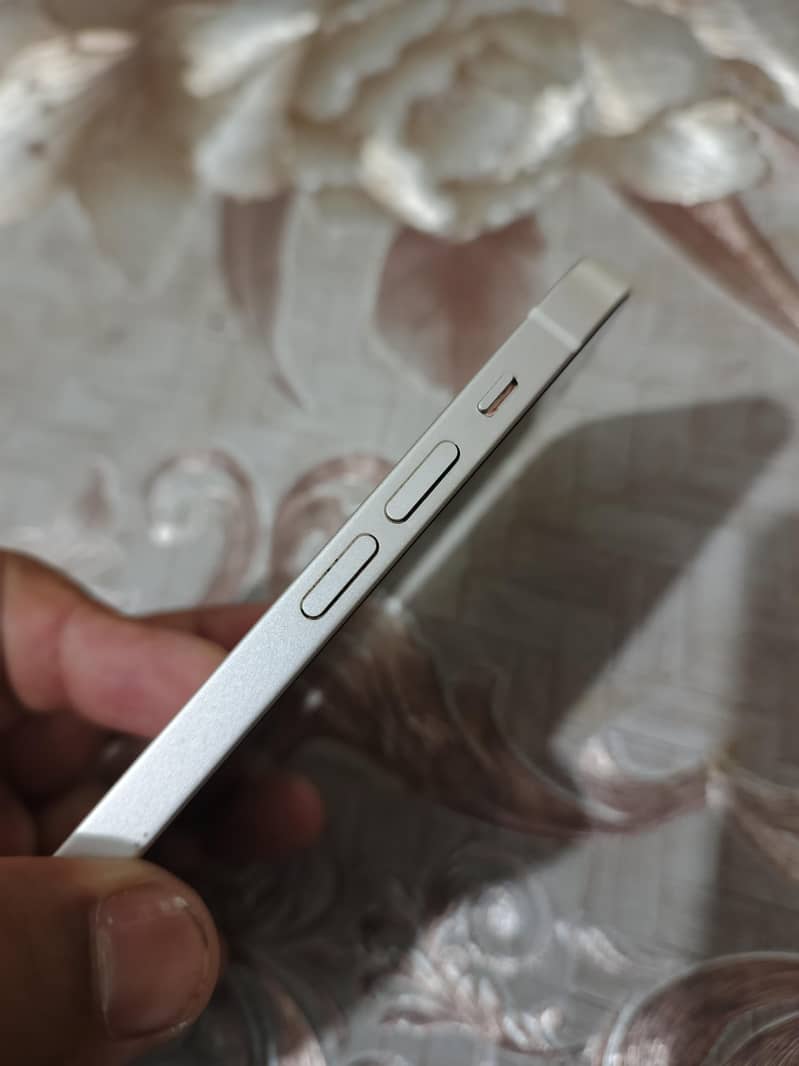 Apple iPhone 12 8