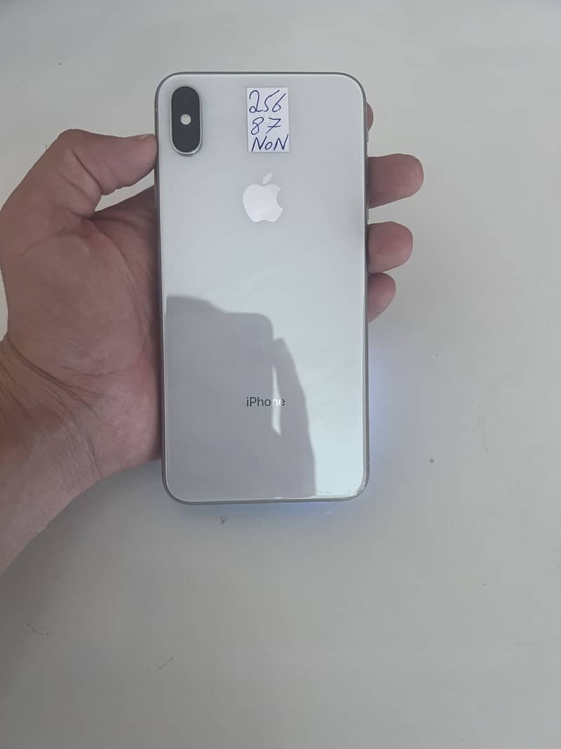 Apple iPhone XS Max 1