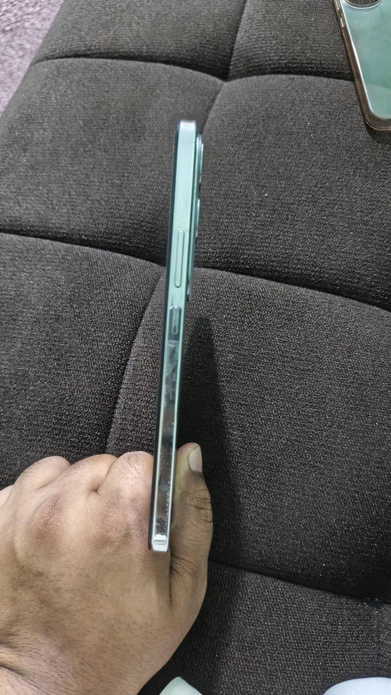 Vivo Y200 4