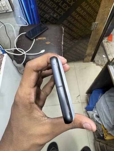 Pixel 8 bikiul minor line na nzr ane wali 128 gb