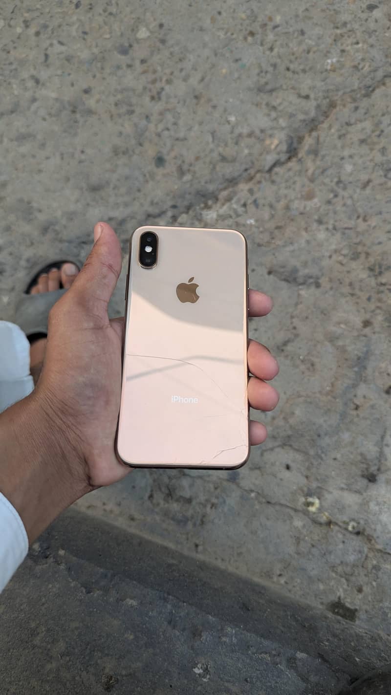 Apple iPhone XS Gold 1