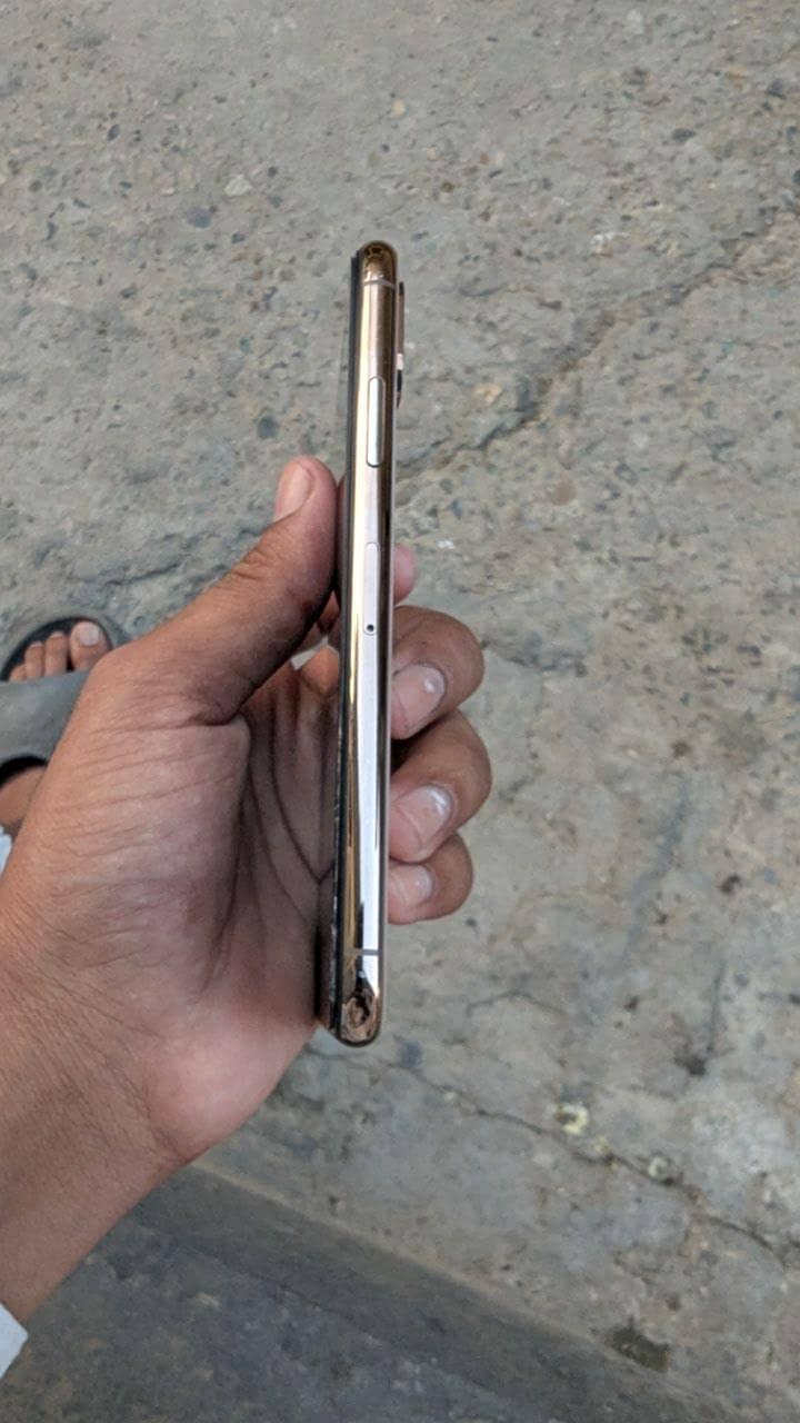Apple iPhone XS Gold 3