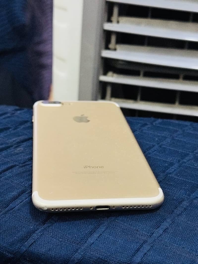 Apple iPhone 7 Plus 1