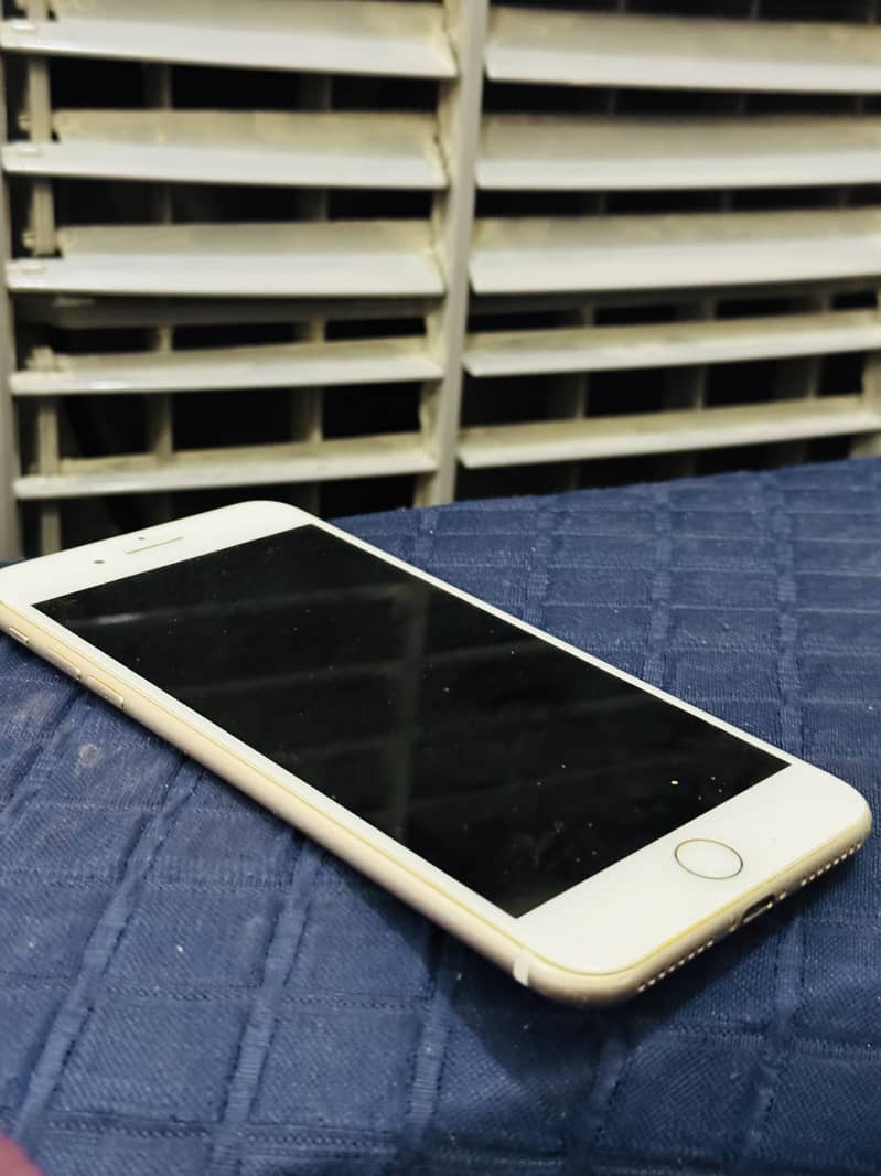 Apple iPhone 7 Plus 2