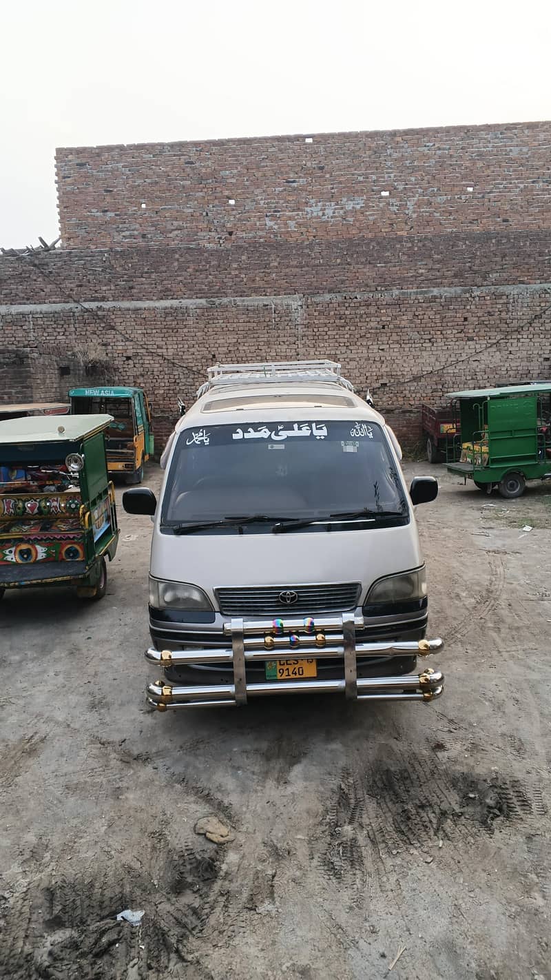 Toyota Hiace 2015 4