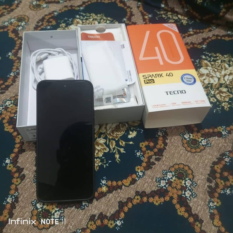 Tecno Spark 40 pro 0