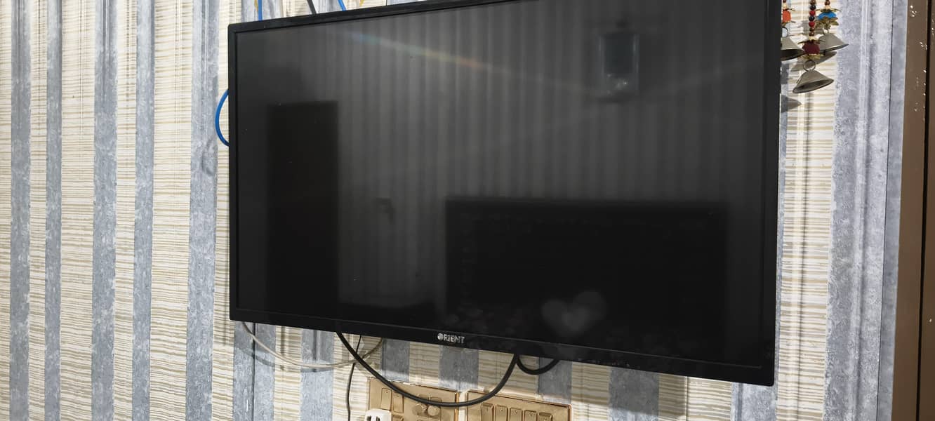 Orient LED 32 inch condition 10/9 0