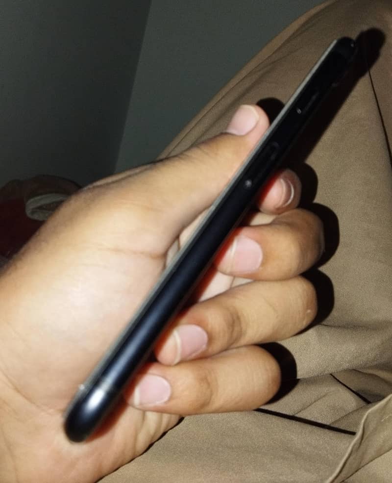 Apple iPhone 7 3