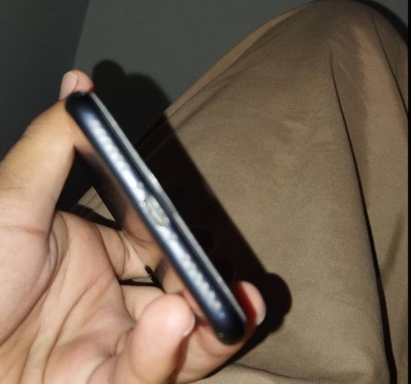 Apple iPhone 7 4