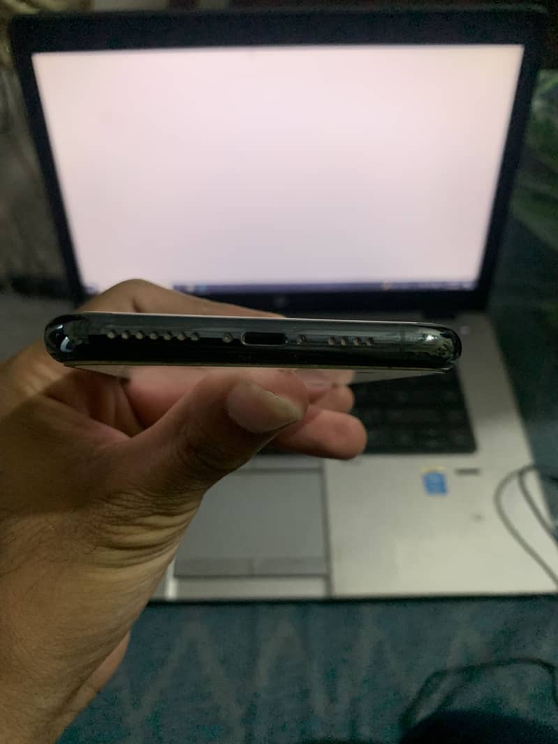 Apple iPhone 11 Pro Max 0