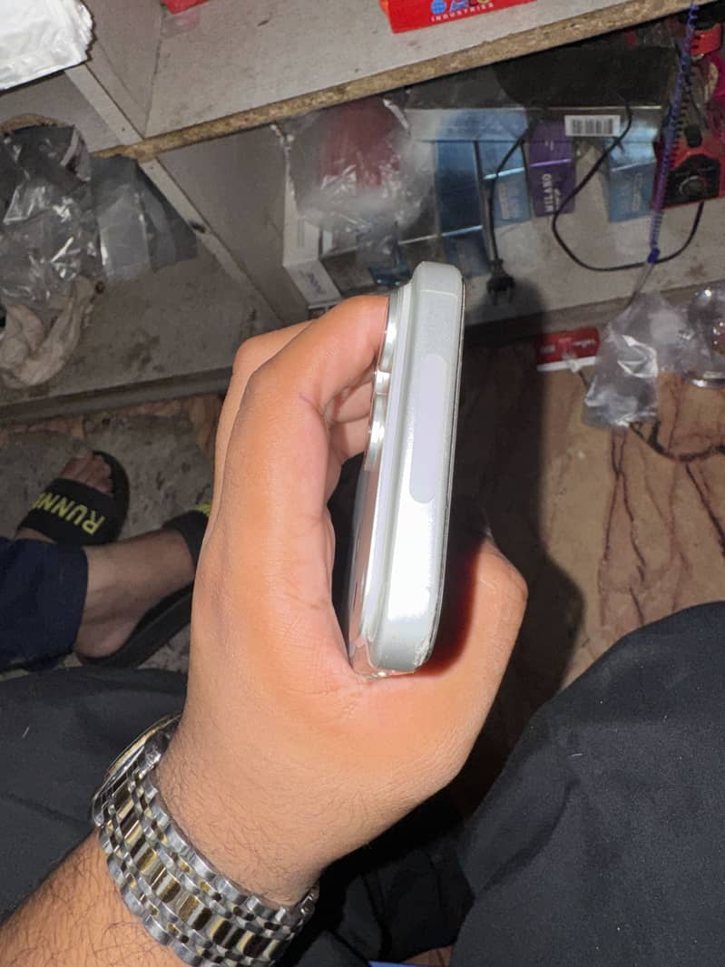 Apple iPhone 17 Pro Max 10