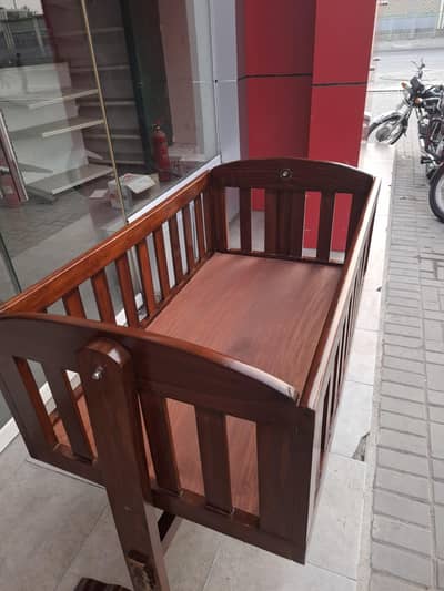 baby cot