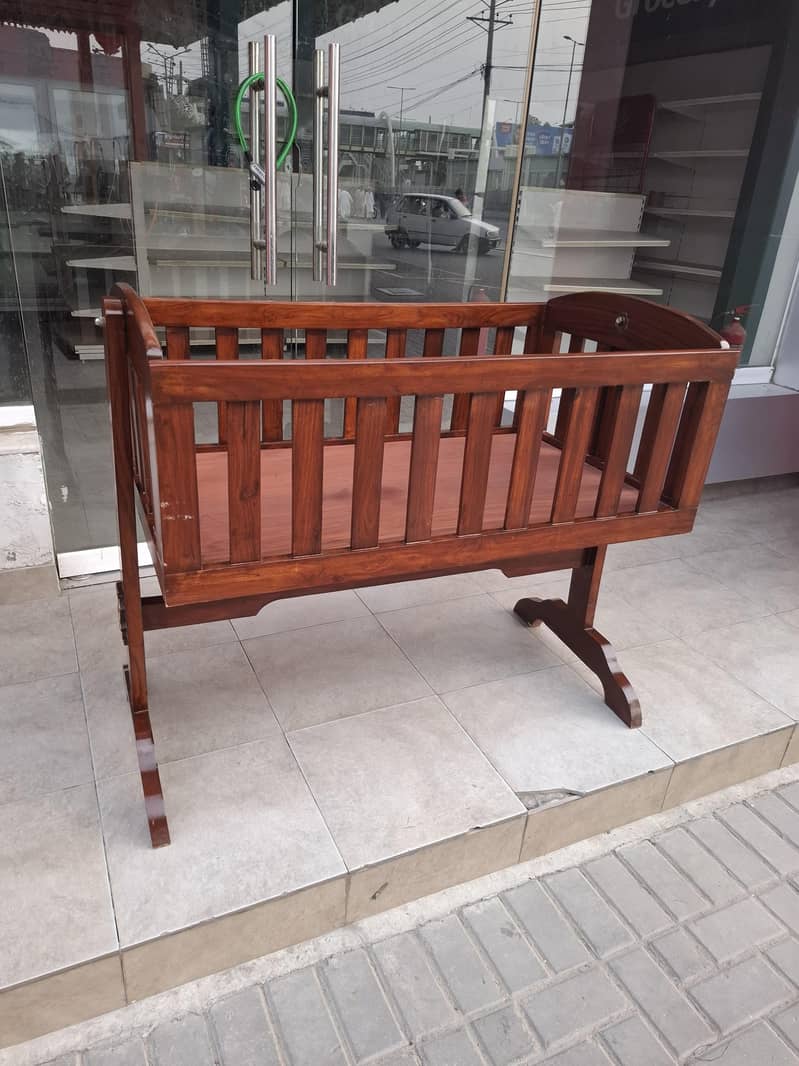 baby cot 1