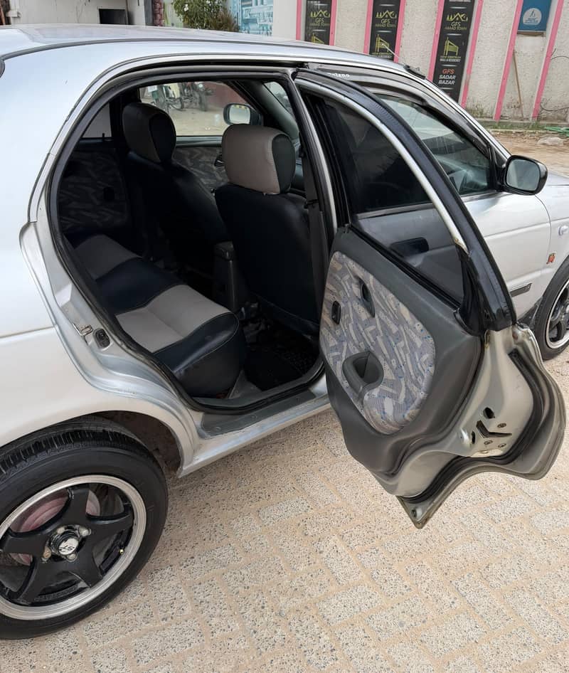 Suzuki Baleno 2004 11