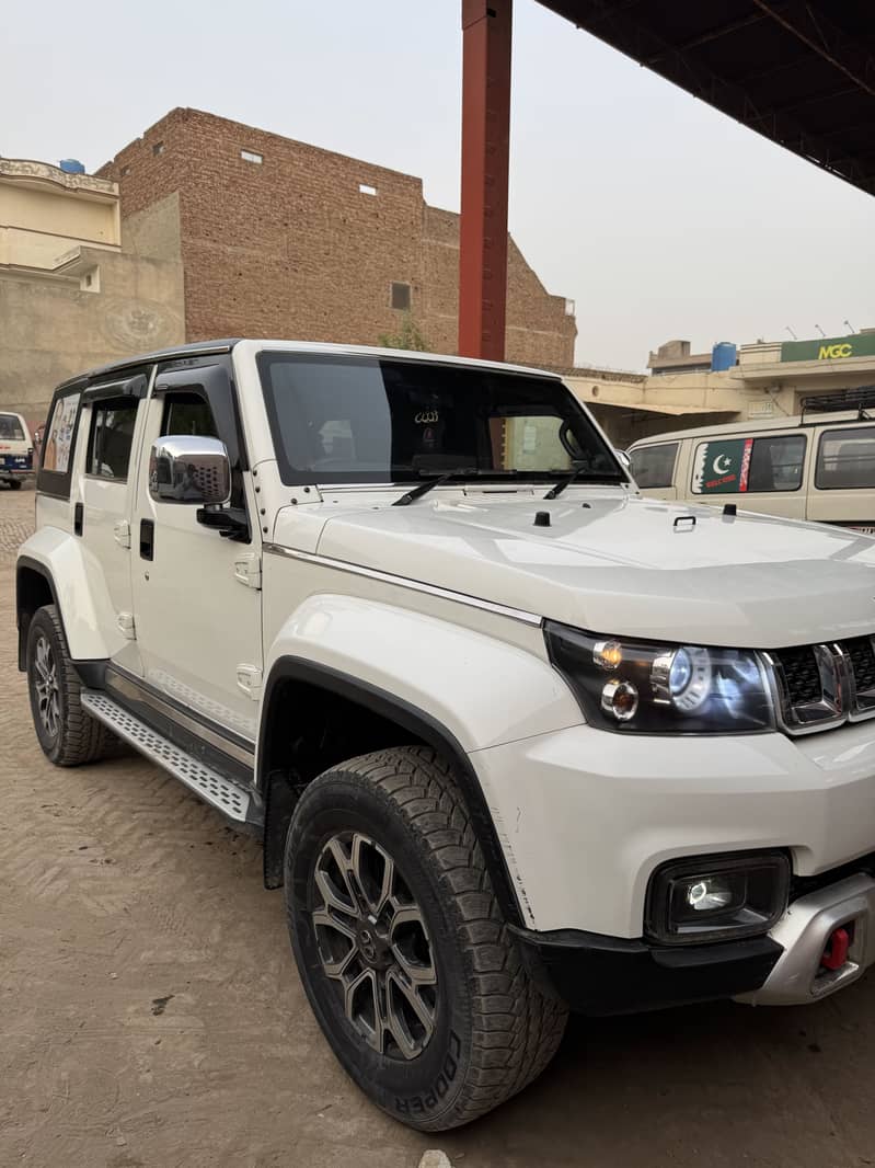 BAIC BJ40 Plus 2023 9