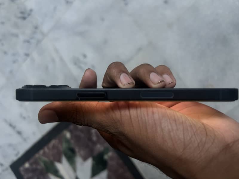 Apple iPhone 13 4