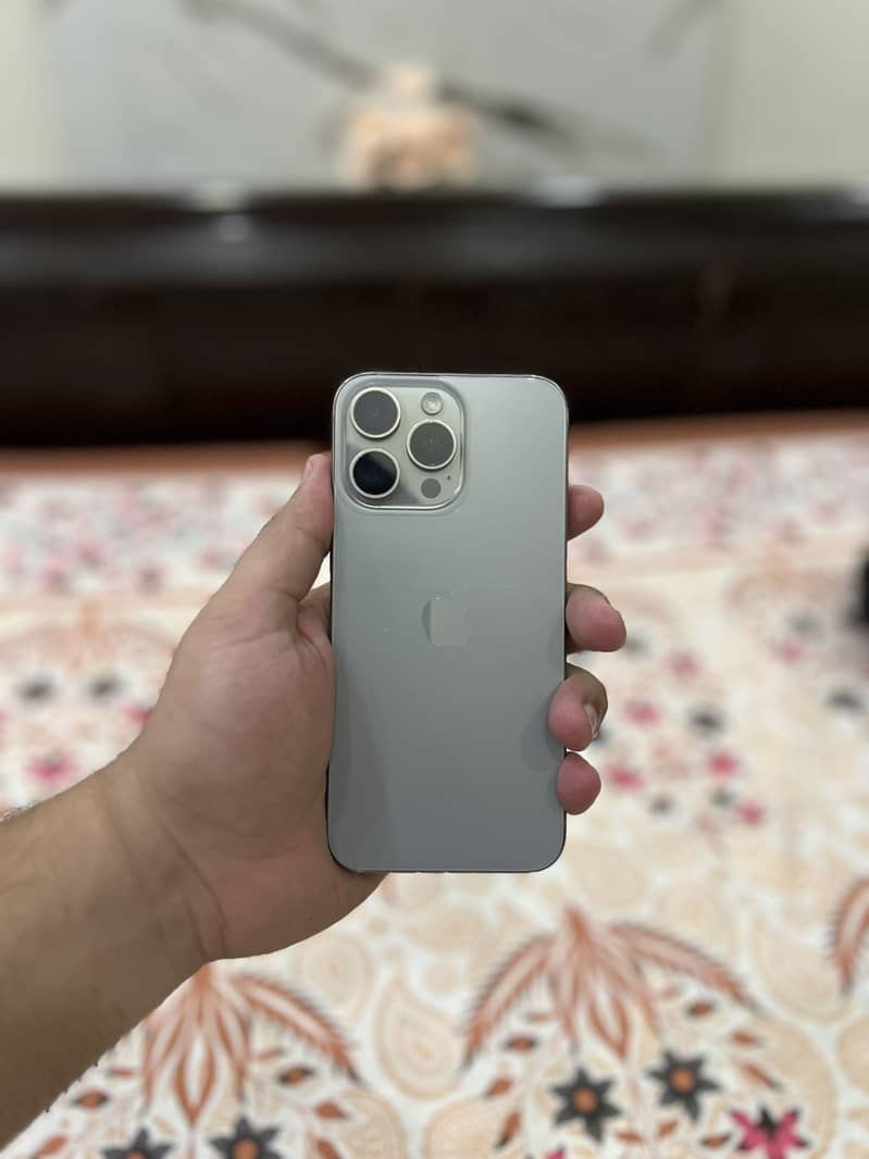 Apple iPhone 15 Pro Max 5