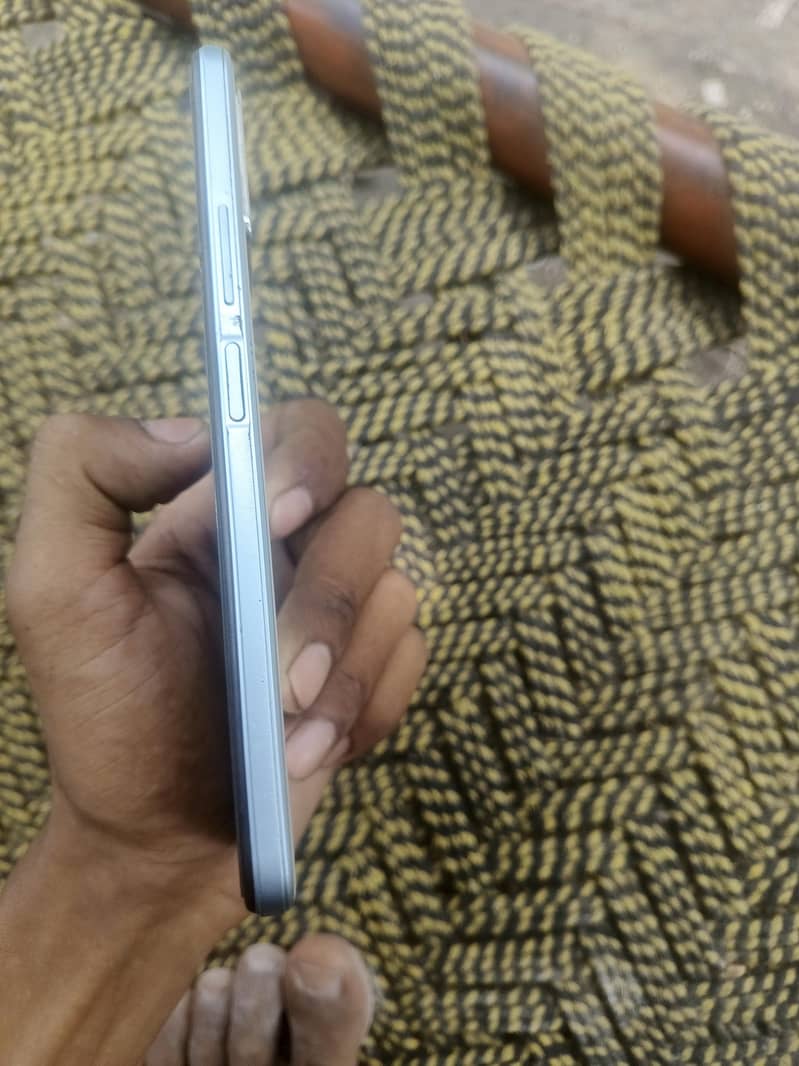 Vivo Y21 1