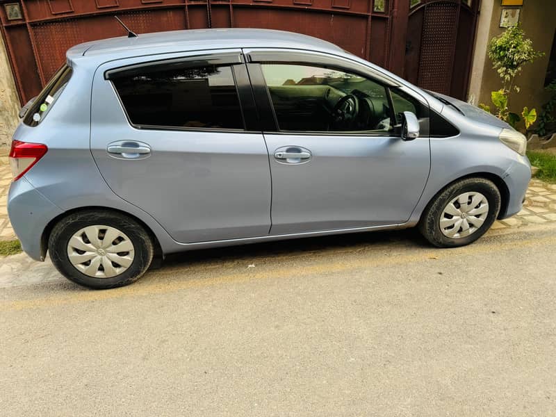 Toyota Vitz 2014 4