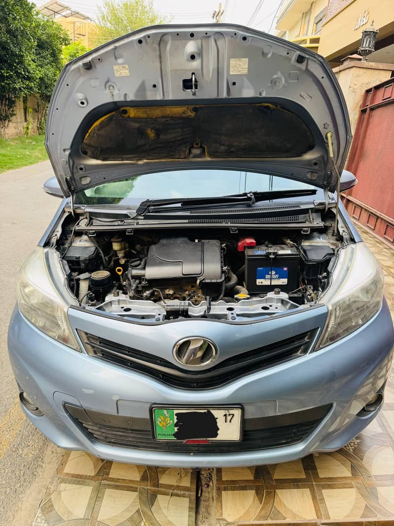 Toyota Vitz 2014 13