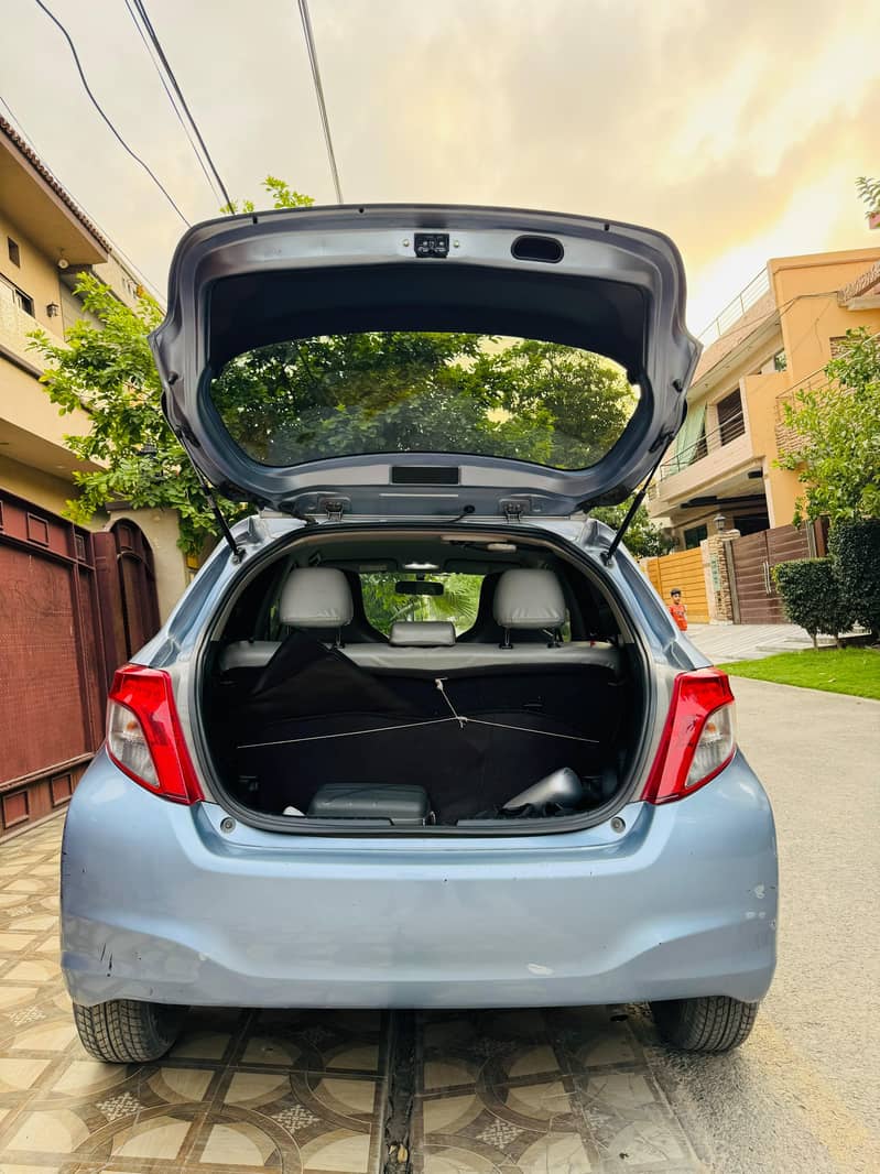 Toyota Vitz 2014 17