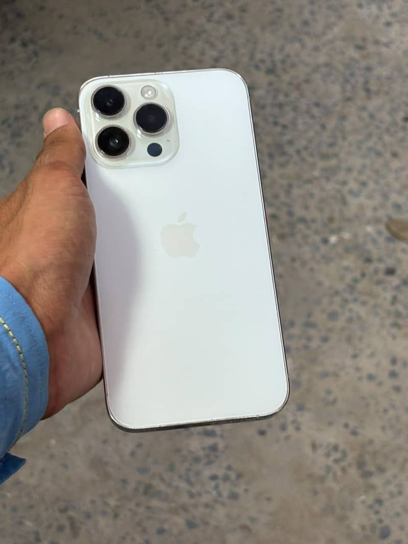 Apple iPhone 14 Pro Max 9