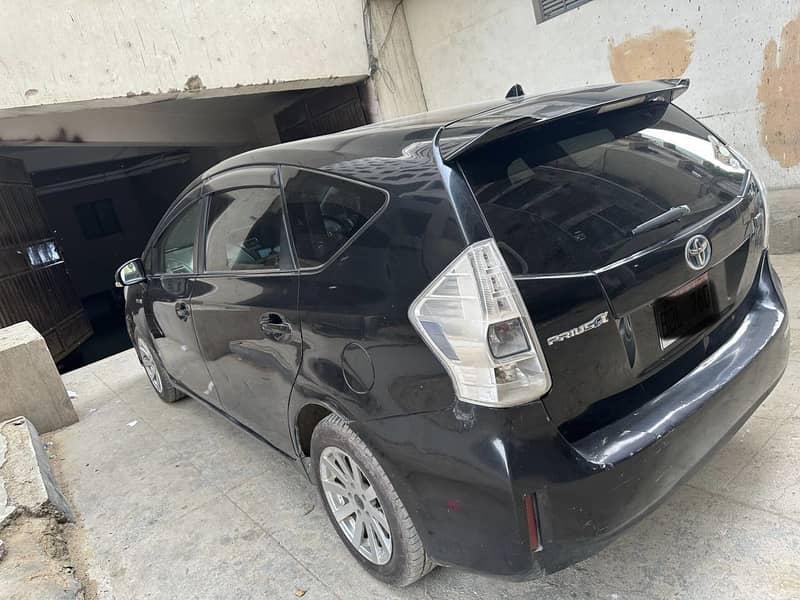 Toyota Prius Alpha 2014 2