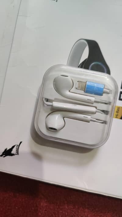Apple Lightning Earphones (Copy) – Good Condition