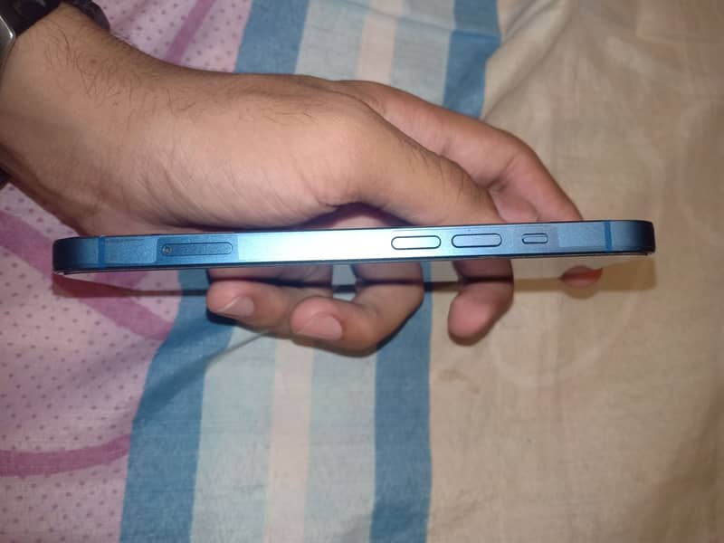 Apple iPhone 13 3