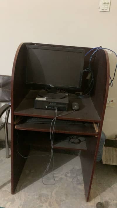Computer table