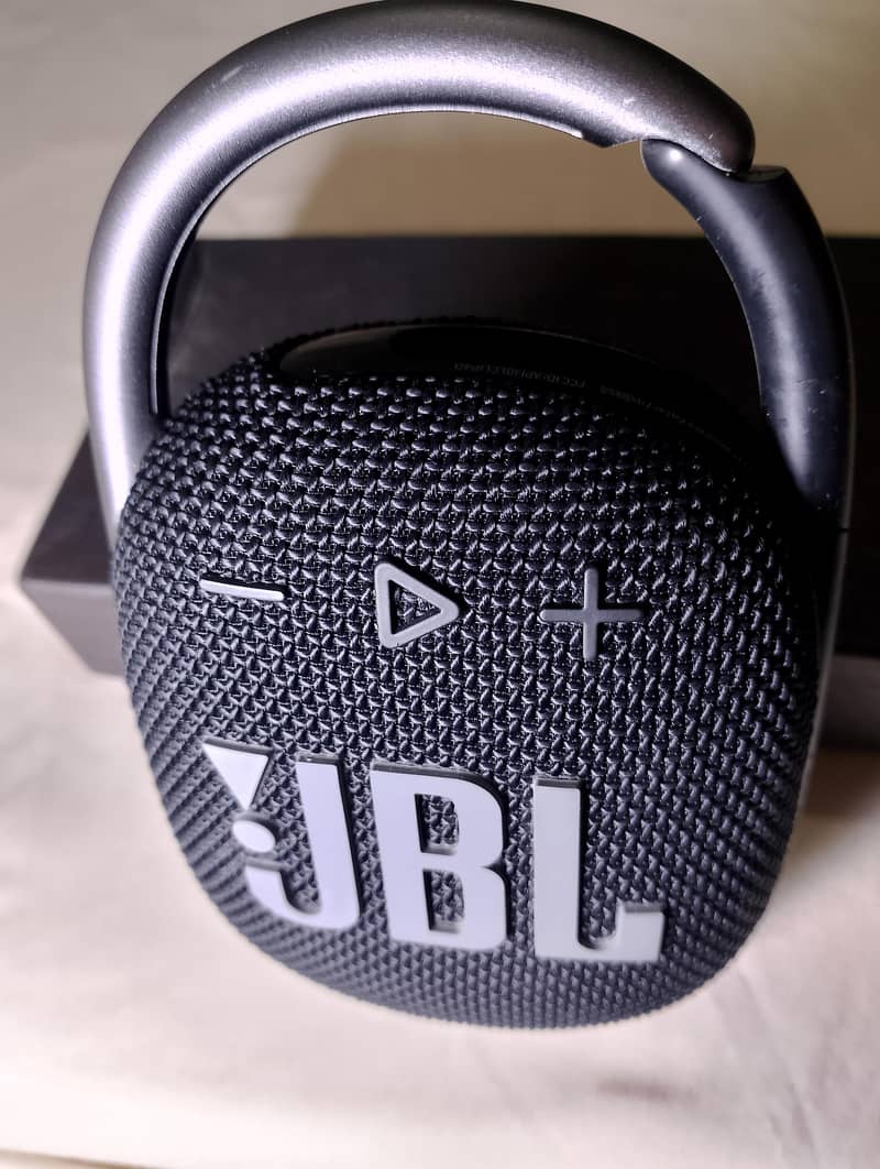 JBL clip 4 Bluetooth speaker 2