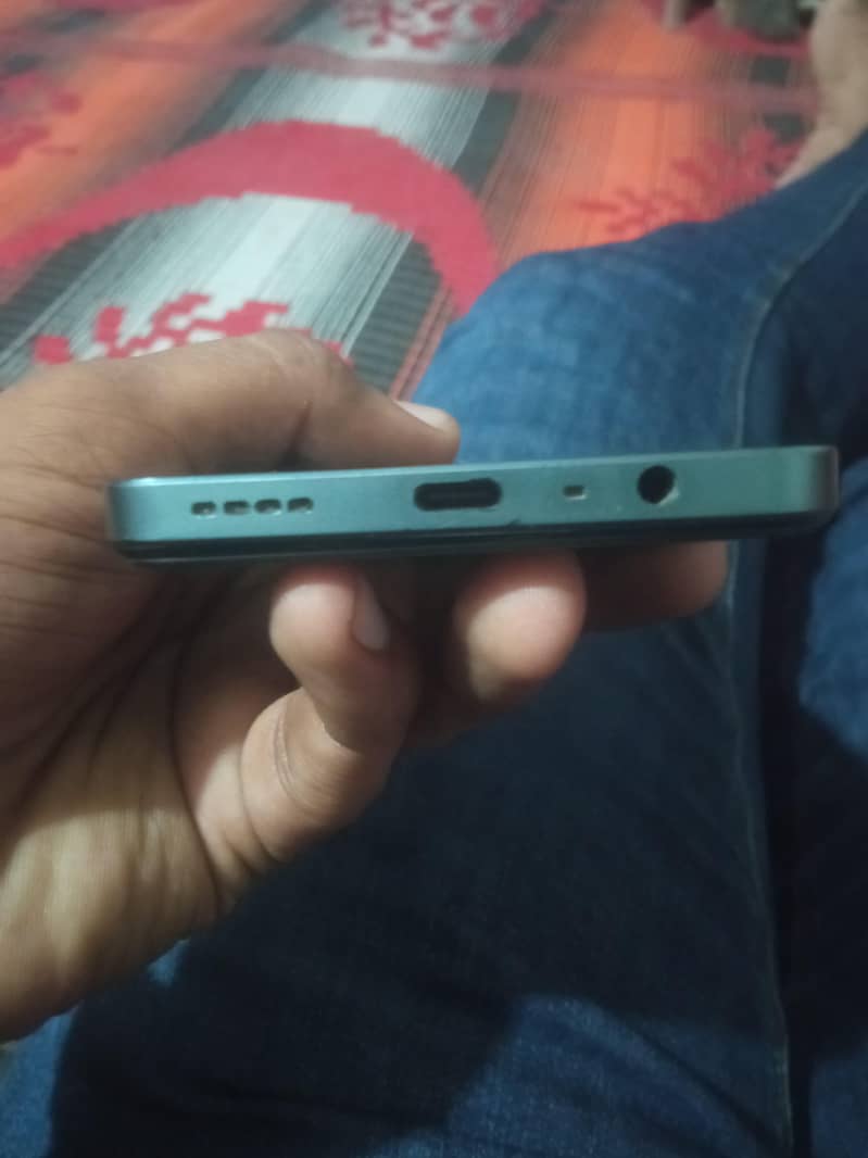 Realme C61 4