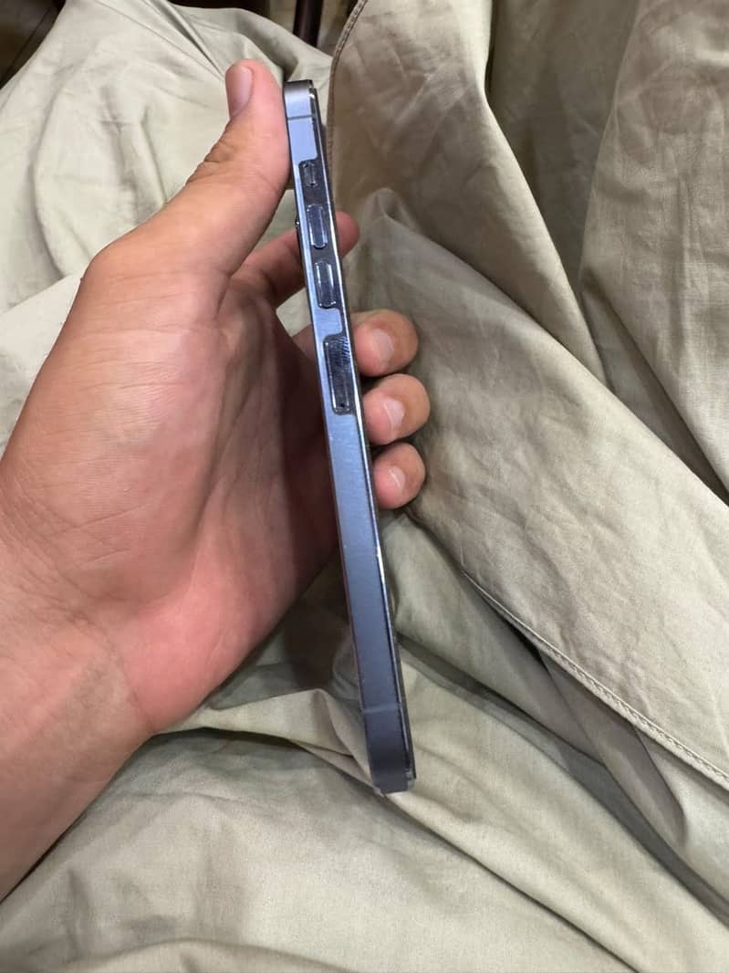 Apple iPhone 13 Pro Max 0